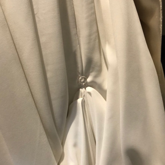 Beautiful custom made lace wedding dress - Picture 3 of 8